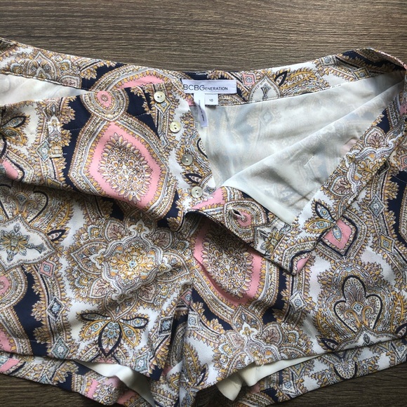 BCBGeneration shorts - Picture 3 of 4
